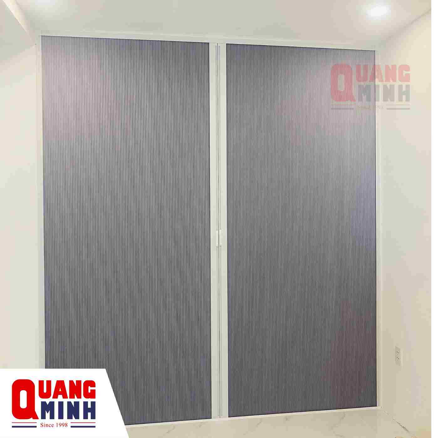 Rèm tổ ong 2 cánh màu xám, khung trắng sứ