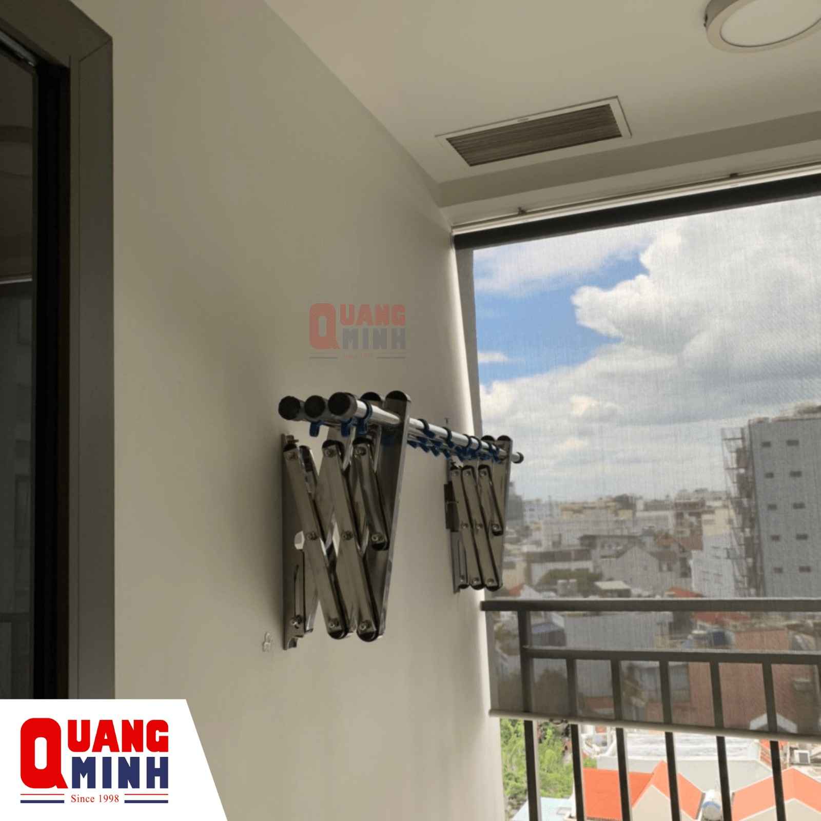 Giàn phơi có thể linh hoạt kéo ra, thu vào tại ban công
