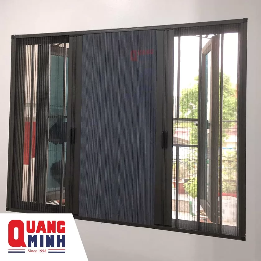 Ảnh cửa lưới chống muỗi 2in1 theo thứ tự: cửa lưới dạng xếp - rèm tổ ong - cửa lưới dạng xếp cho vị trí cửa sổ