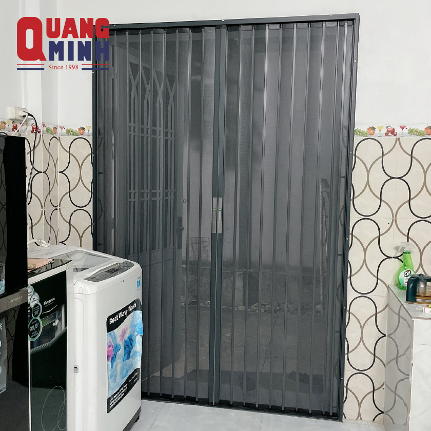 Cửa lưới xếp lá nhôm cho cửa đi phía sau
