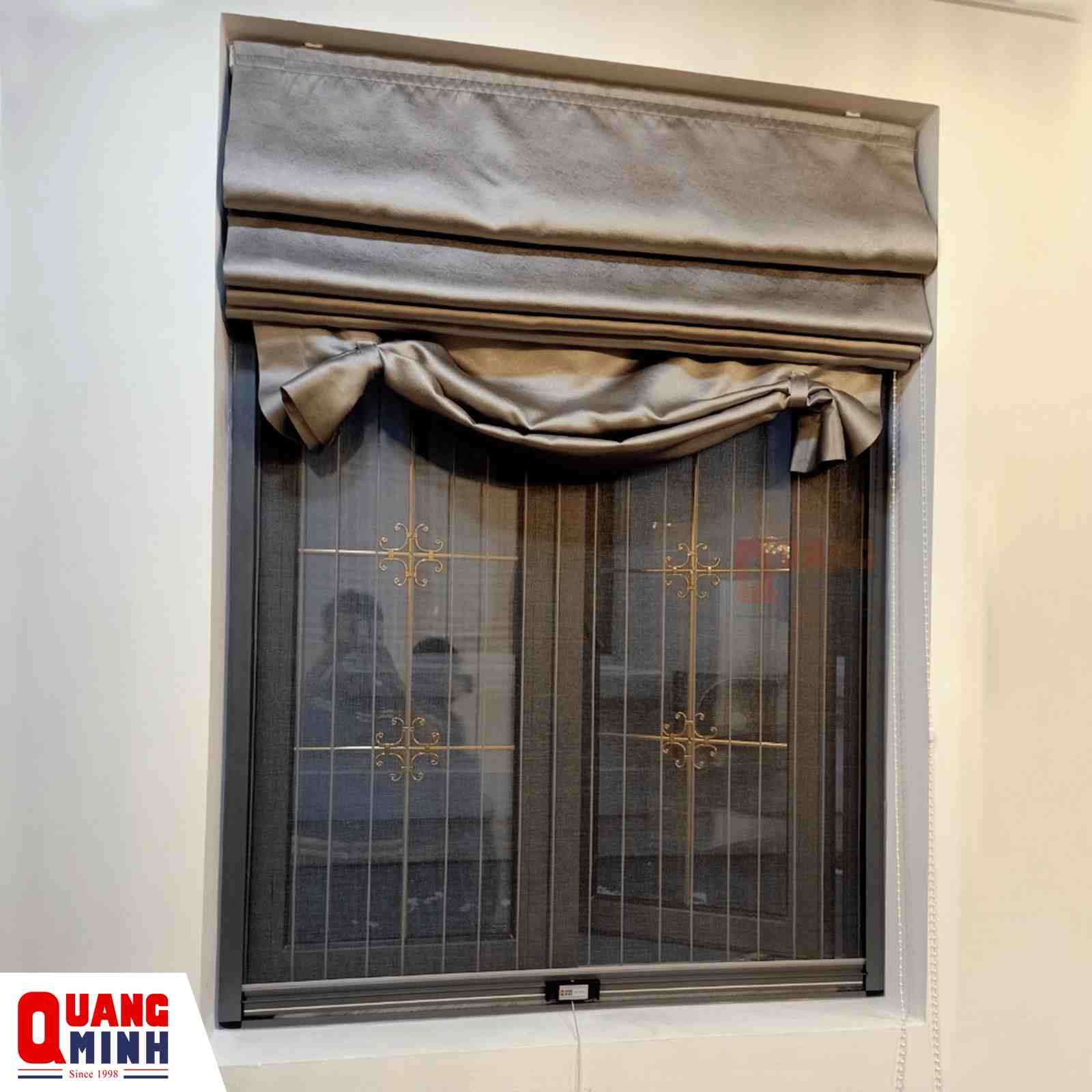 Sản phẩm Cửa lưới chống muỗi tự cuốn dọc Quang Minh